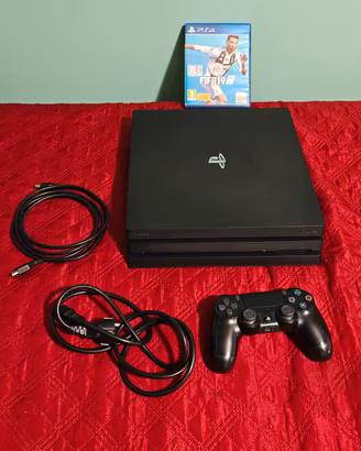 PlayStation 4 pro 1 TB + joystick+ gioco FIFA 19