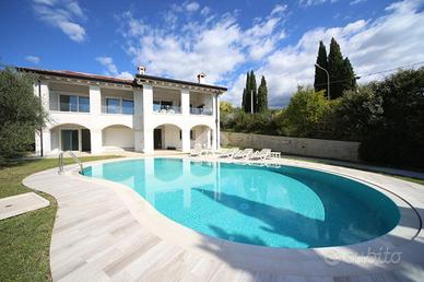 VILLA SINGOLA A GARDA