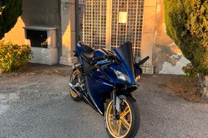 YAMAHA YZF R125 2010 - BLACK WIDOW