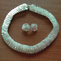 Girocollo e orecchini madreperla 