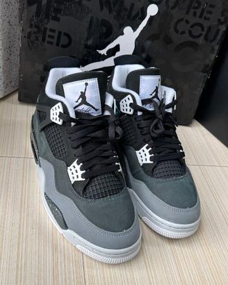 Air Jordan 4 Retro Fear