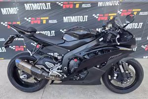 YAMAHA YZF R6 Completo Akrapovic Video 360