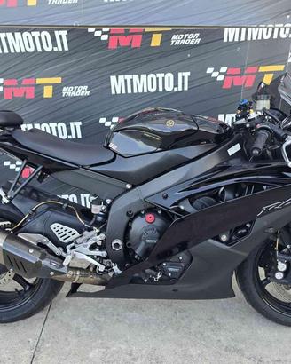 YAMAHA YZF R6 Completo Akrapovic Video 360