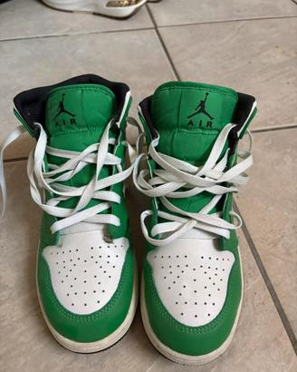 Nike Air Jordan 1 Mid Lucky Green