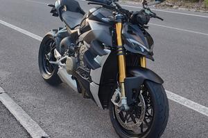 Ducati Streetfighter v4 s 