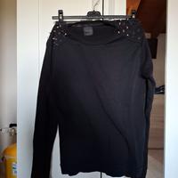 Felpa con borchie punk Zara