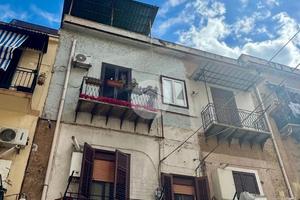 2 LOCALI A PALERMO