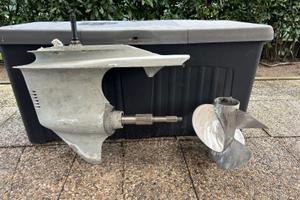 PIEDE VOLVO PENTA 290 CON ELICHE B6 DUOPROP