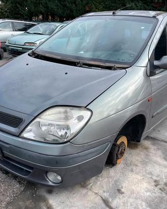Ricambi usati per Renault Scenic 1.9dCI 2002