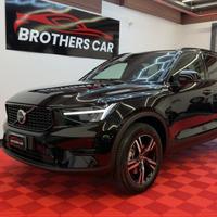 VOLVO XC40 B3 automatico Plus Dark
