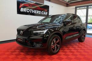 VOLVO XC40 B3 automatico Plus Dark