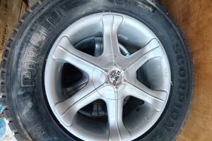 Pneumatici estivi + cerchio 285 / 55 R 16 (Tahoe)