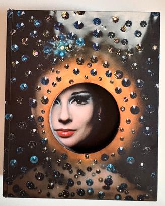 A HISTORY OF FASHION