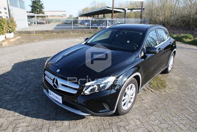 MERCEDES GLA 180 d Business