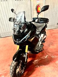 Honda x adv 750
