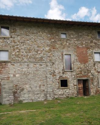 Casale da ristrutturare a Buiano - Poppi (AREZZO)