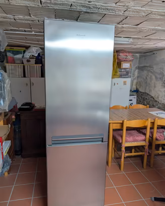 Frigorifero Hotpoint Ariston 227Lt+111Lt Freezer 
