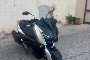 Yamaha X-Max 400cc