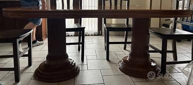 Elegante Tavolo Ovale Classico in Legno con Basi a