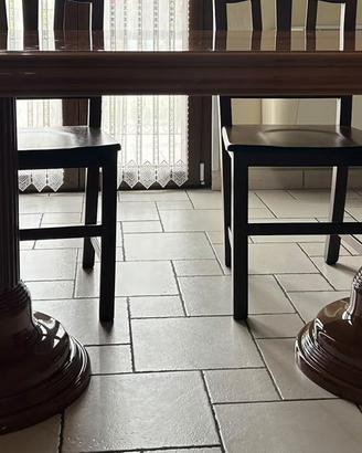 Elegante Tavolo Ovale Classico in Legno con Basi a