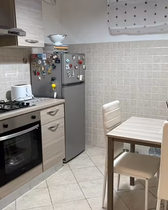 Cucina completa di elettrodomestici