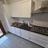 Cucina completa di elettrodomestici