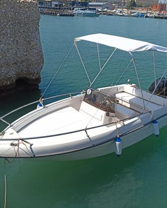 Si vende barca Ranieri 5,40 mt