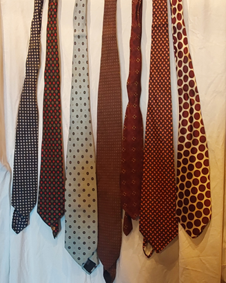 7 cravatte da collezione "pois"anni 60/70 seta,var