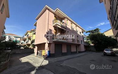 Trilocale comodo al centro