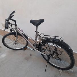 bicicletta  da donna 
