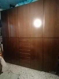 Armadio, Testata letto e contorno letto in noce