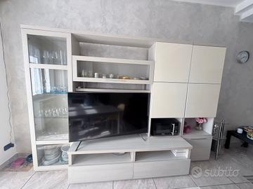 Soggiorno parete attrezzata 