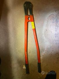 Taglia bulloni UNIOR 596 MM. 900