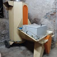 damigiane e gramola per vendemmia 