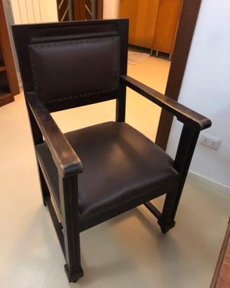 Sedia in pelle con braccioli