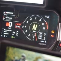 DUCATI MULTISTRADA V4 S - TRAVEL & RADAR