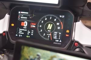 DUCATI MULTISTRADA V4 S - TRAVEL & RADAR