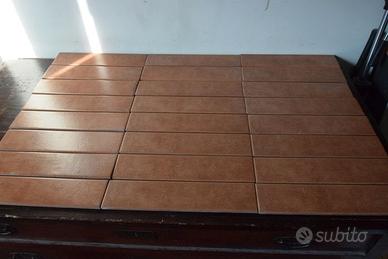 Lotto 32 battiscopa in gres