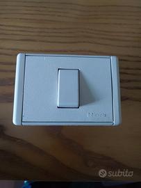 Serie di interruttori e prese varie B-Ticino