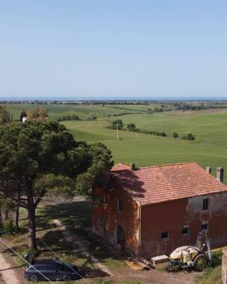 Rustico / Casale di 180 m² con più di 5 locali a T