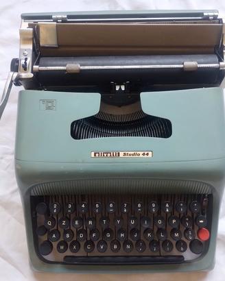 macchina da scrivere Olivetti Studio 44