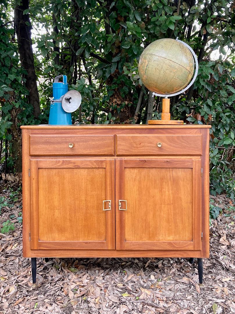 Piccola credenza in rovere anni 50 tipo sideboard Collezionismo In