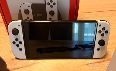 Nintendo Switch OLED + MicroSD 256GB + accessori