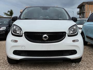 Smart ForFour 70 1.0 twinamic Safetown White