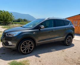 Ford kuga titanium