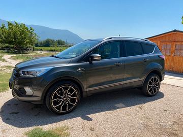 Ford kuga titanium