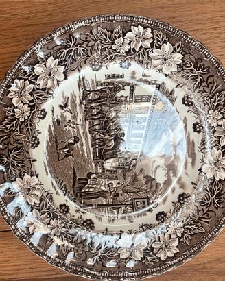 Set di piatti Royal Tudor Ware inglesi