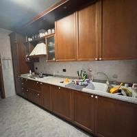 Cucina in vero legno e vero marmo 