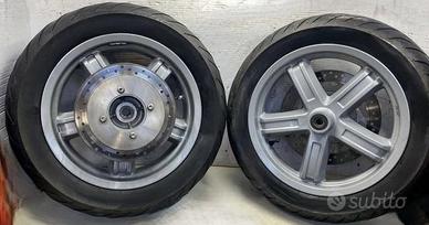 yamaha XMax, XC300 cerchi e dischi , piu pneumatic