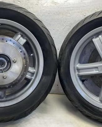 yamaha XMax, XC300 cerchi e dischi , piu pneumatic